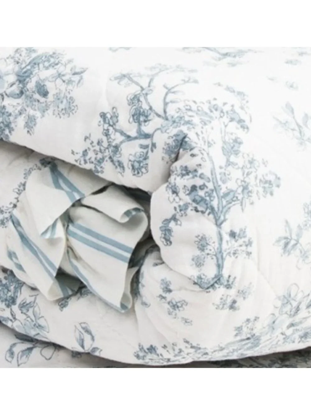 LILLIAN AUGUST HOME Toile Cotton Percale Quilt Set